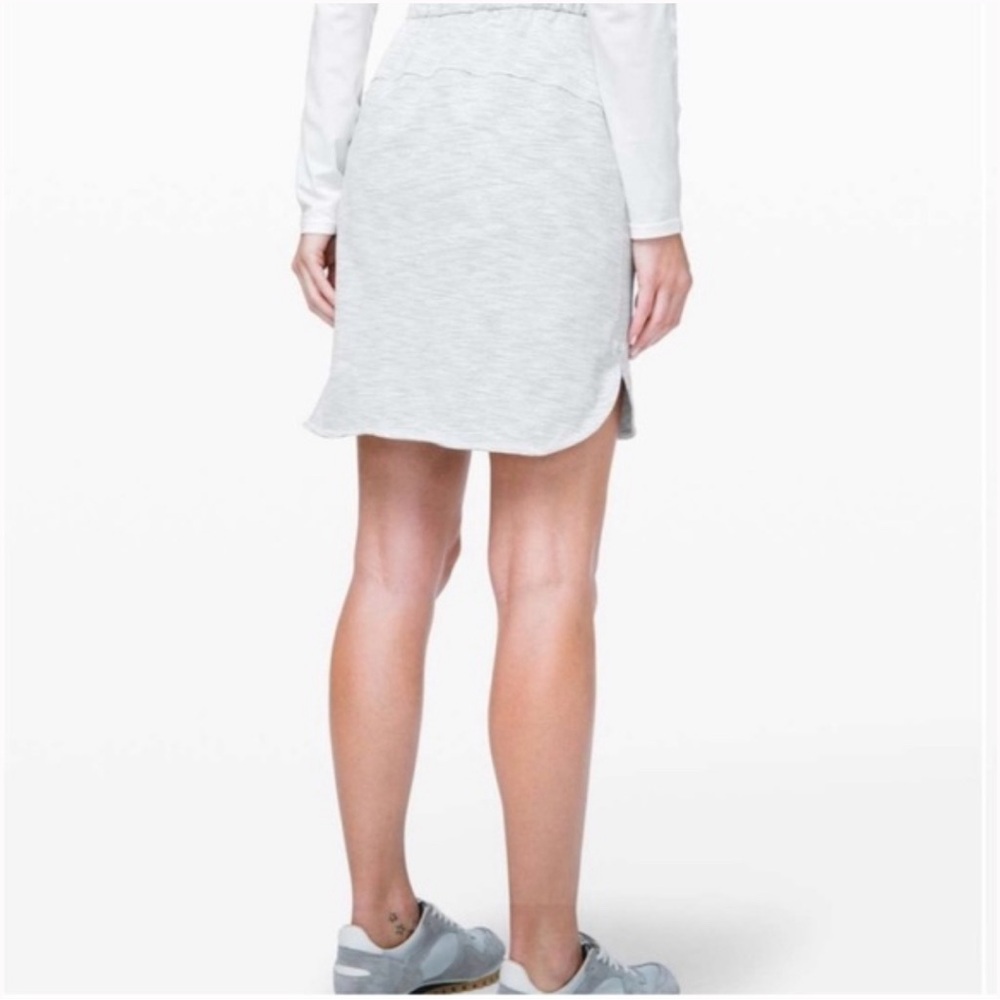 New Lululemon gray striped On the Fly skirt 6 athletic - Picture 5 of 11